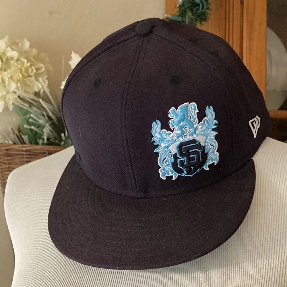 San Francisco SF Giants Old English South Paw Baseball Cap by New Era New